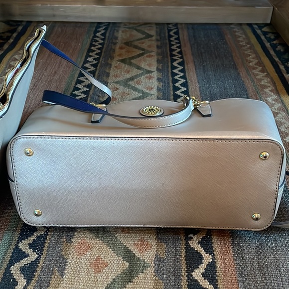 Anne Klein Gold Tote with Matching Clutch - Picture 6 of 11